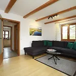 Zaisslhausl Hof *